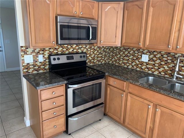 206 SW 1st Street J-4, Pompano Beach, FL 33060