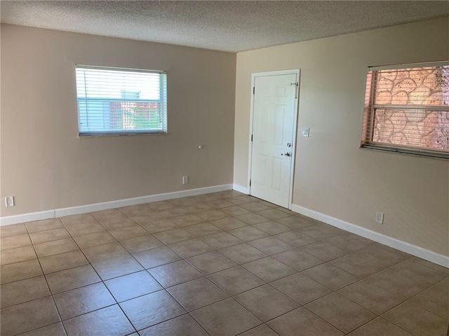 206 SW 1st Street J-4, Pompano Beach, FL 33060