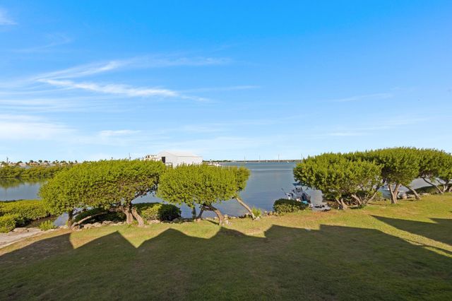 5071 Sunset Village Drive, Duck Key, FL 33050