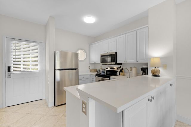 5071 Sunset Village Drive, Duck Key, FL 33050