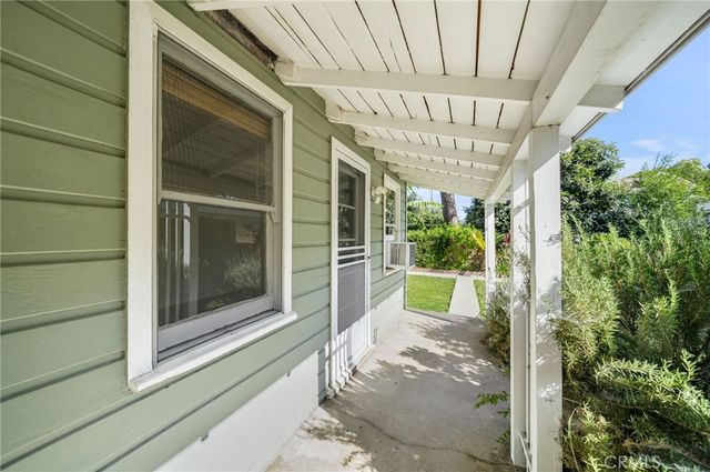 504 N Reese Place, Burbank, CA 91506
