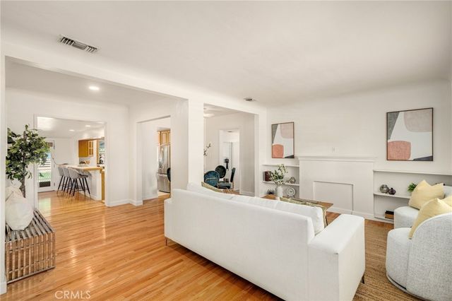 504 N Reese Place, Burbank, CA 91506