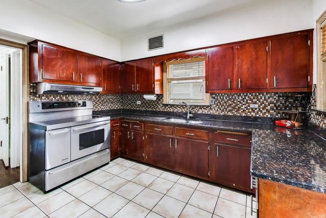 1746 N Nagle Avenue, Chicago, IL 60707