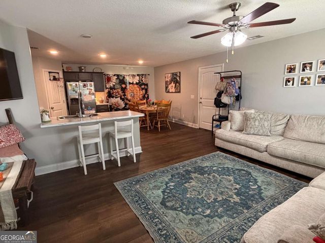 100 Auburn Circle, Glennville, GA 30427