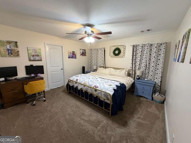 100 Auburn Circle, Glennville, GA 30427