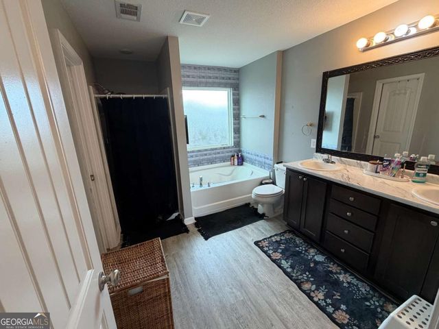 100 Auburn Circle, Glennville, GA 30427