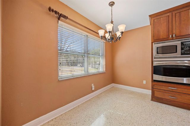 3909 HUDSON LANE, Tampa, FL 33618