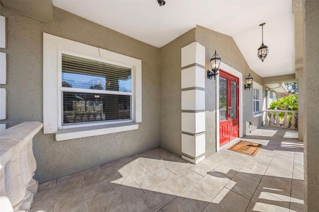 3909 HUDSON LANE, Tampa, FL 33618