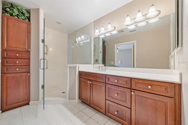 3909 HUDSON LANE, Tampa, FL 33618