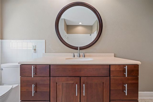 3909 HUDSON LANE, Tampa, FL 33618