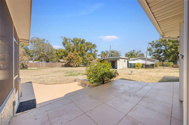 3909 HUDSON LANE, Tampa, FL 33618