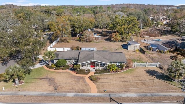 3909 HUDSON LANE, Tampa, FL 33618