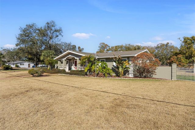 3909 HUDSON LANE, Tampa, FL 33618