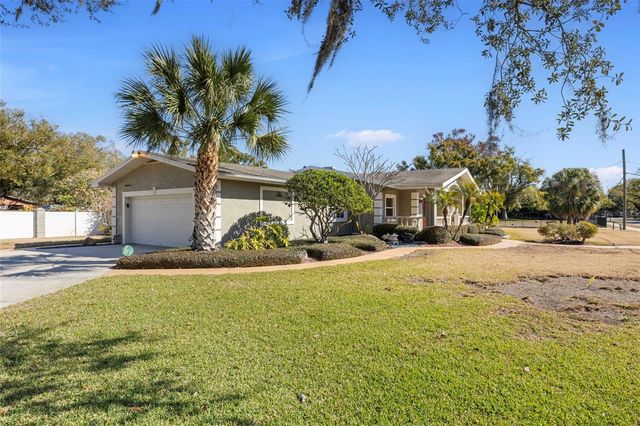 3909 HUDSON LANE, Tampa, FL 33618