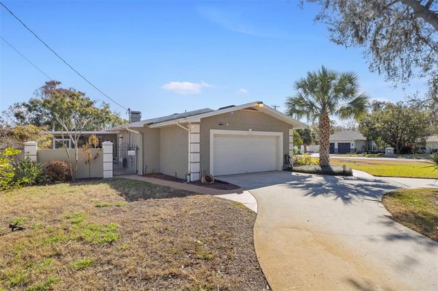 3909 HUDSON LANE, Tampa, FL 33618