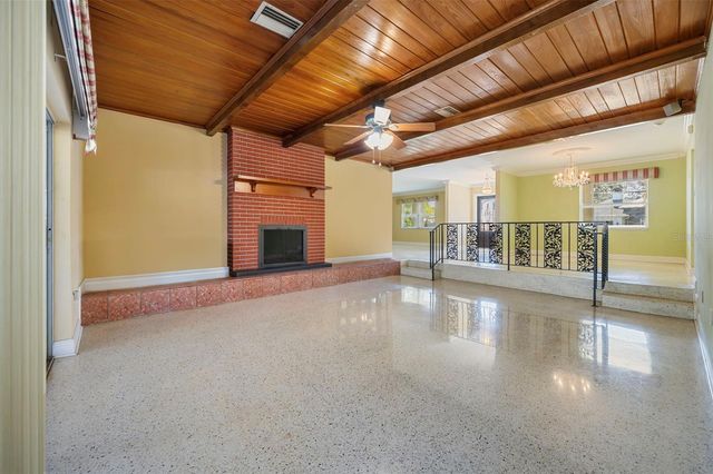 3909 HUDSON LANE, Tampa, FL 33618