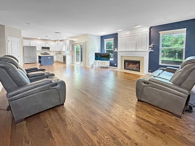 136 Lilac Street, Bolingbrook, IL 60490