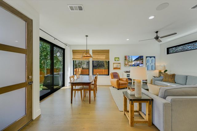 907 Redd ST 2, Austin, TX 78745