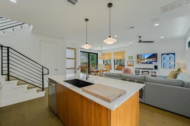 907 Redd ST 2, Austin, TX 78745