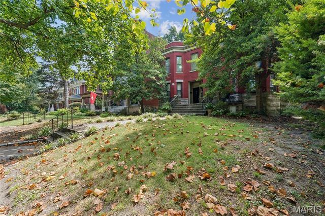 4324 W Pine Boulevard A, St Louis, MO 63108