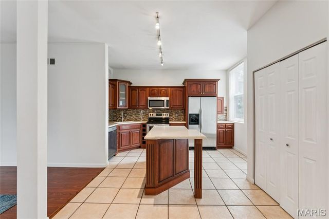 4324 W Pine Boulevard A, St Louis, MO 63108
