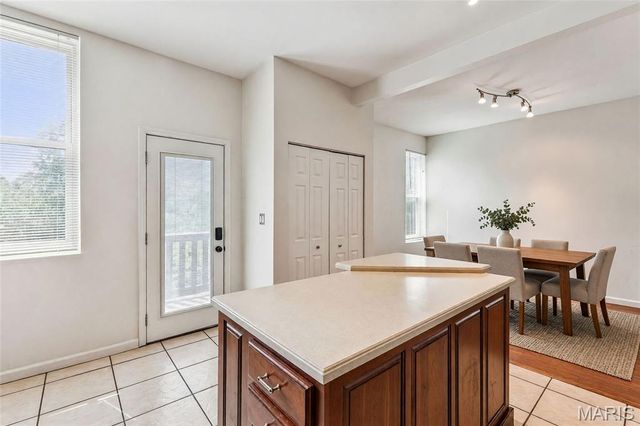 4324 W Pine Boulevard A, St Louis, MO 63108