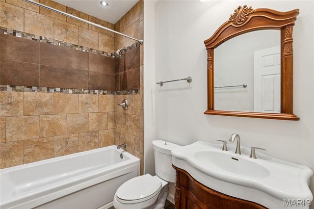 4324 W Pine Boulevard A, St Louis, MO 63108
