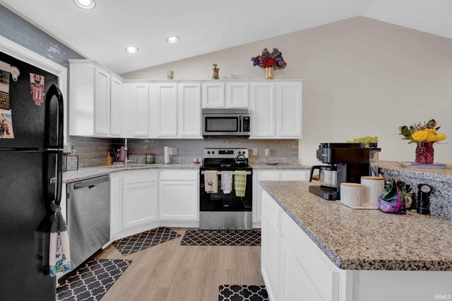 9636 S Bay Pointe Court, Bloomington, IN 47401