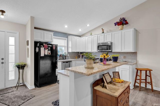 9636 S Bay Pointe Court, Bloomington, IN 47401