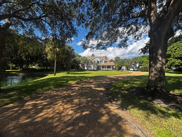4786 Ridgewood Road E, Boynton Beach, FL 33436