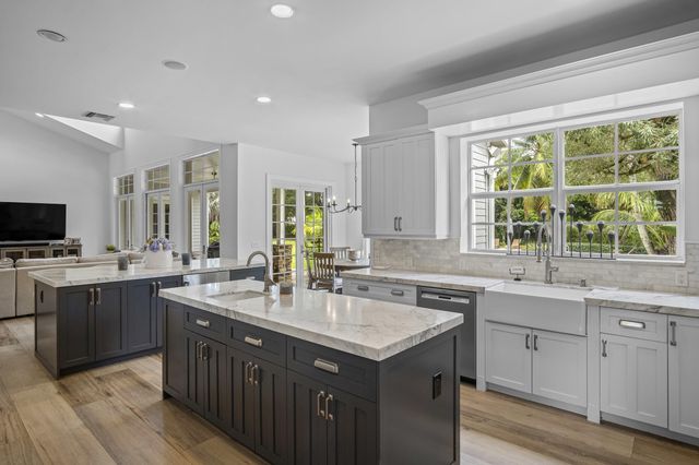 4786 Ridgewood Road E, Boynton Beach, FL 33436