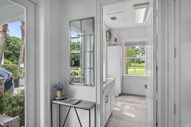 4786 Ridgewood Road E, Boynton Beach, FL 33436