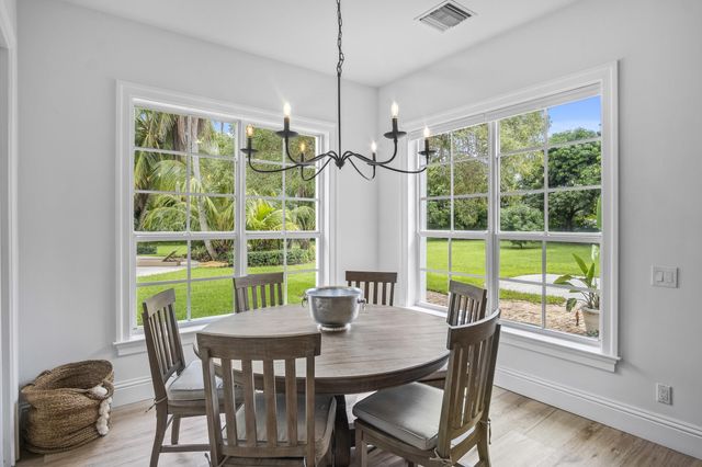 4786 Ridgewood Road E, Boynton Beach, FL 33436