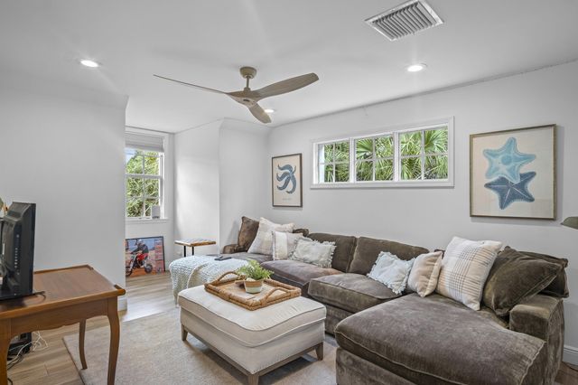 4786 Ridgewood Road E, Boynton Beach, FL 33436