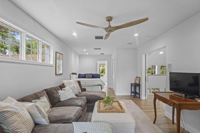4786 Ridgewood Road E, Boynton Beach, FL 33436