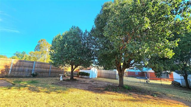 720 Briarcrest Drive, Midwest City, OK 73110