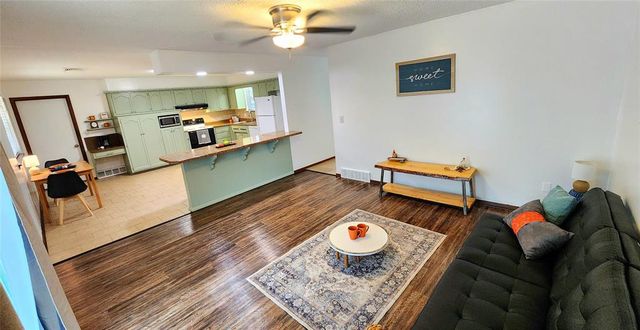720 Briarcrest Drive, Midwest City, OK 73110