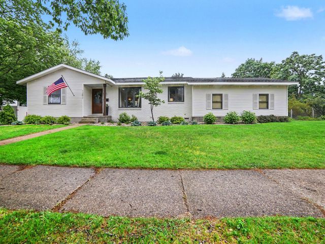 1202 Woodlawn Avenue, Grand Haven, MI 49417