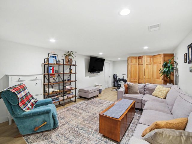 1202 Woodlawn Avenue, Grand Haven, MI 49417