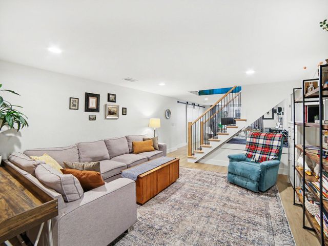 1202 Woodlawn Avenue, Grand Haven, MI 49417