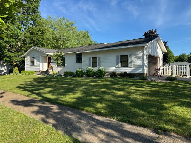1202 Woodlawn Avenue, Grand Haven, MI 49417