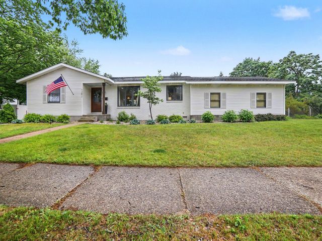 1202 Woodlawn Avenue, Grand Haven, MI 49417