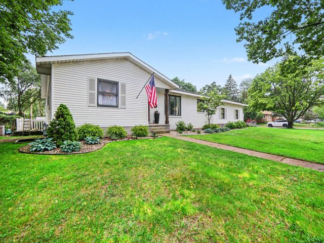 1202 Woodlawn Avenue, Grand Haven, MI 49417