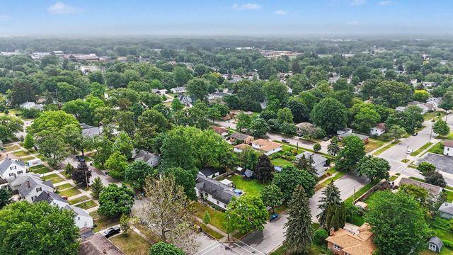 1202 Woodlawn Avenue, Grand Haven, MI 49417