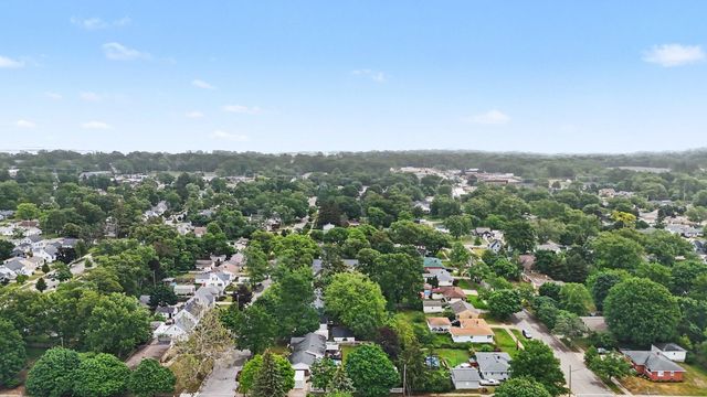 1202 Woodlawn Avenue, Grand Haven, MI 49417