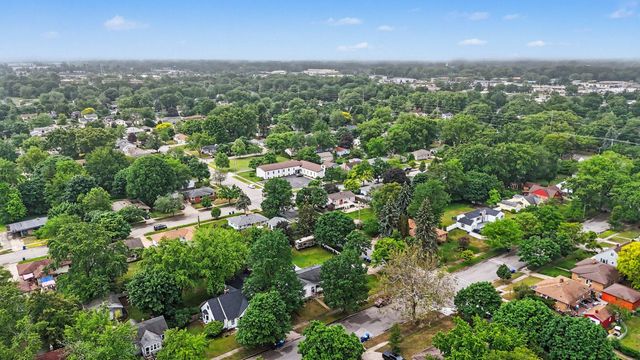 1202 Woodlawn Avenue, Grand Haven, MI 49417