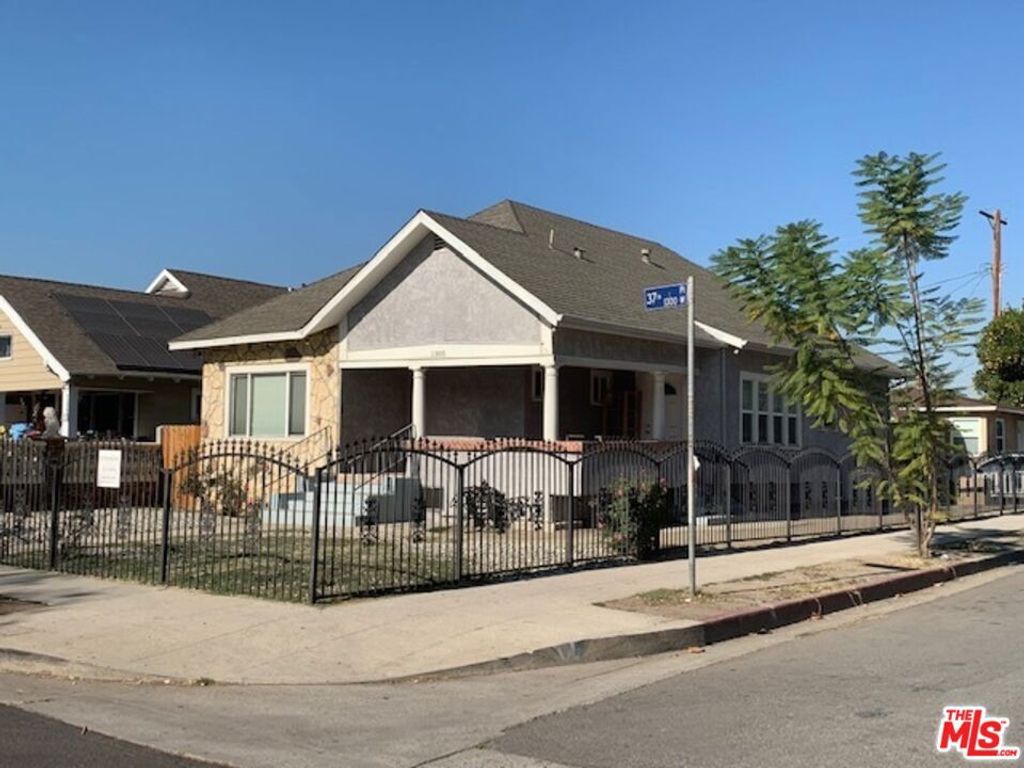 1305 W 37th Place, Los Angeles, CA 90007