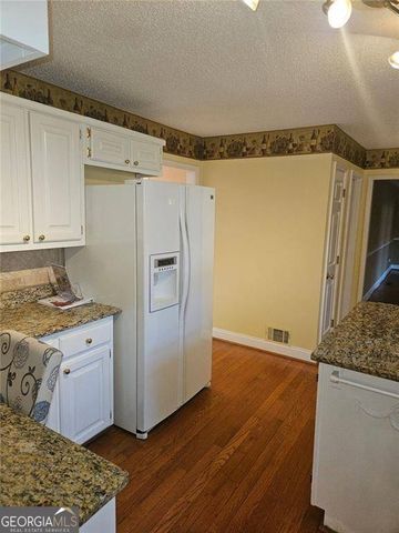 3145 Oak Meadow Drive, Snellville, GA 30078