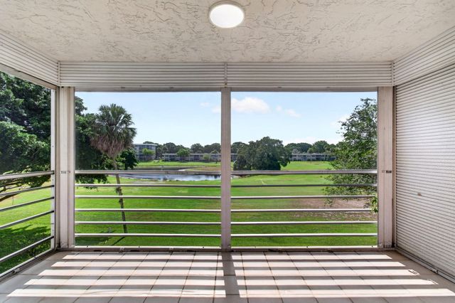 802 CYPRESS GROVE Lane 309, Pompano Beach, FL 33069