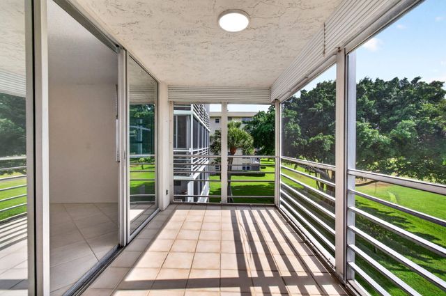 802 CYPRESS GROVE Lane 309, Pompano Beach, FL 33069